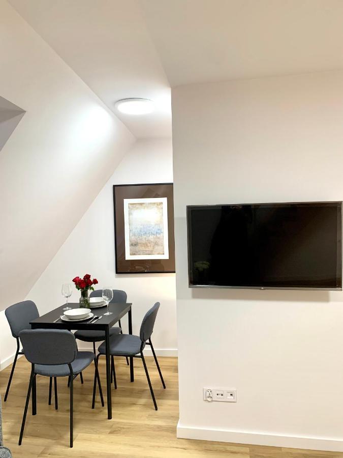 Hotel, Apartament Pod Zlotym Lwem W Samym Centrum Miasta Z Darmowym Parkingiem VII Kłodzko Buitenkant foto